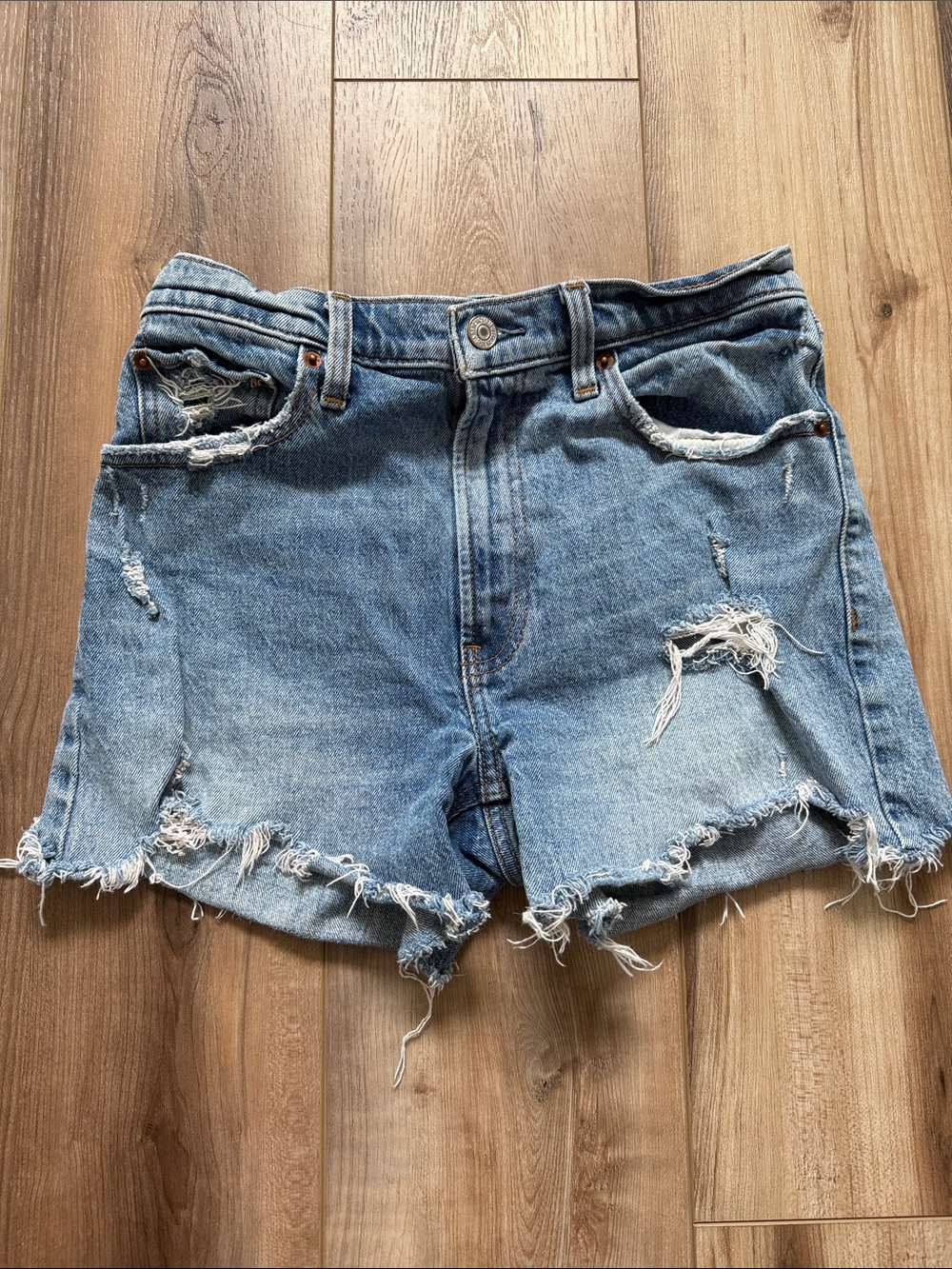 Abercrombie and Fitch High Rise 4” Short 26/2